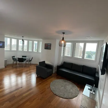 Apartment Luxe 2 Bedroom High Rise