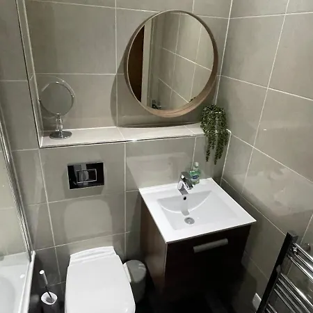 Luxe 2 Bedroom High Rise * Birmingham