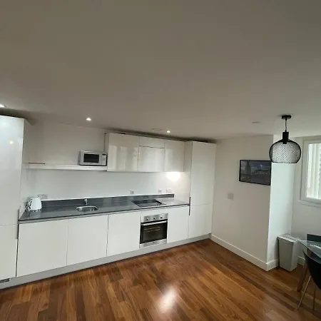 Luxe 2 Bedroom High Rise Birmingham