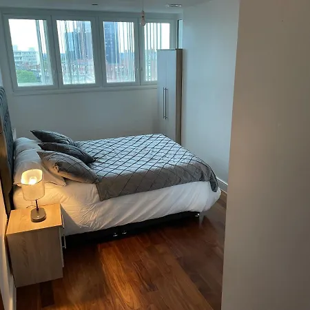 Luxe 2 Bedroom High Rise Birmingham