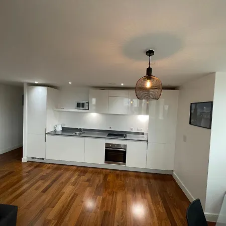 Luxe 2 Bedroom High Rise *