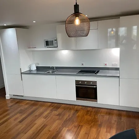 Luxe 2 Bedroom High Rise *